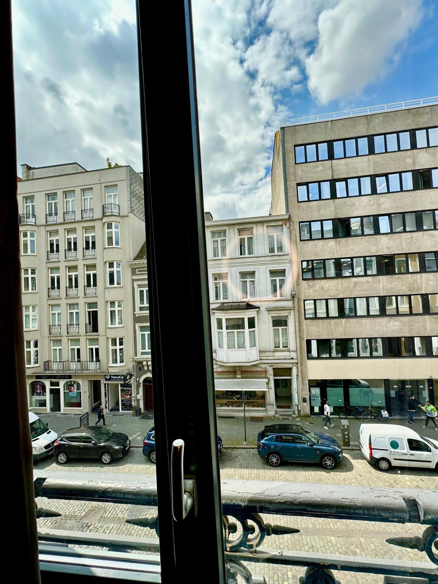 Luxury Suites Castel By Rikas Hotels Antwerp Exterior photo