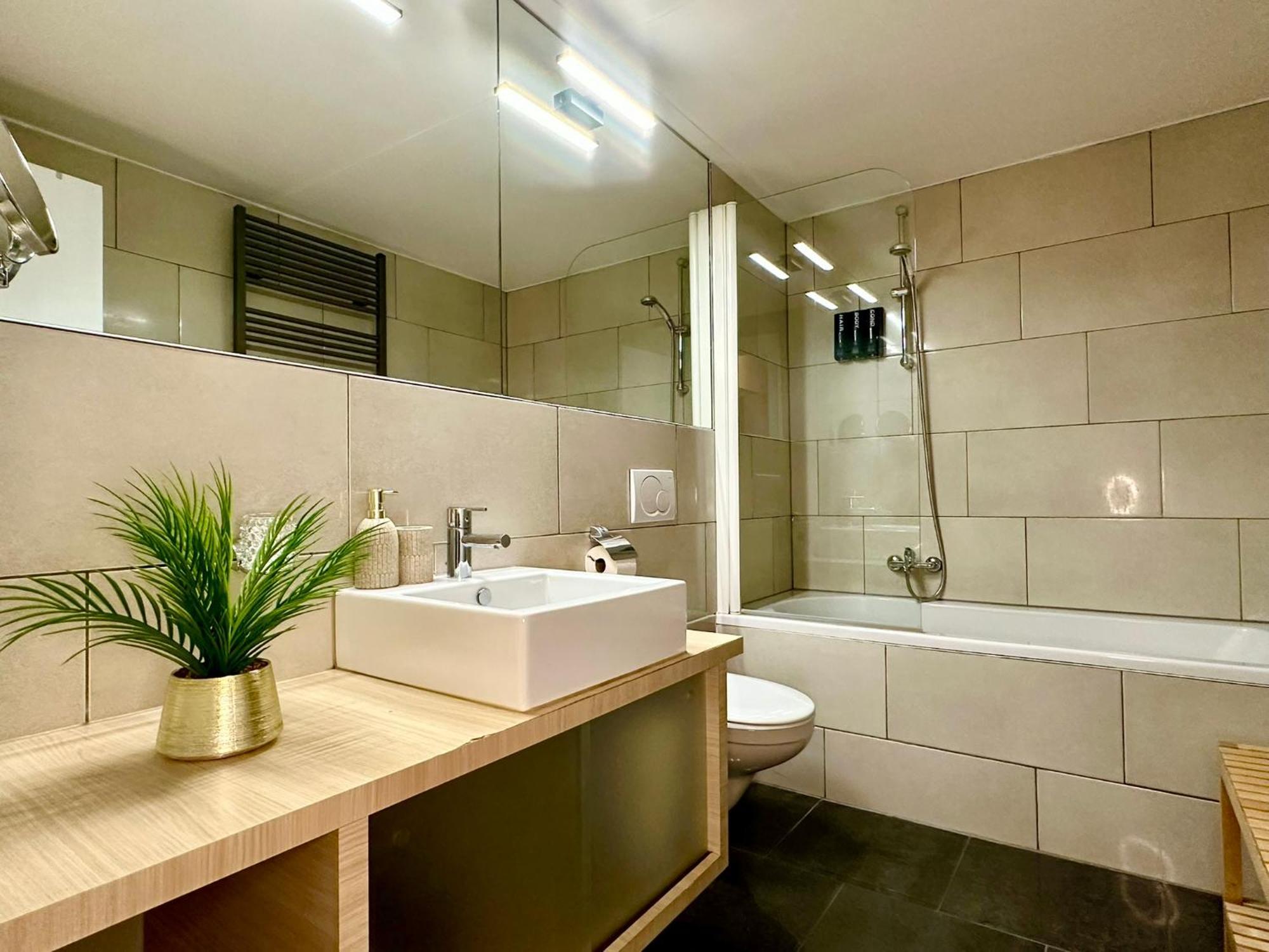 Luxury Suites Castel By Rikas Hotels Antwerp Exterior photo